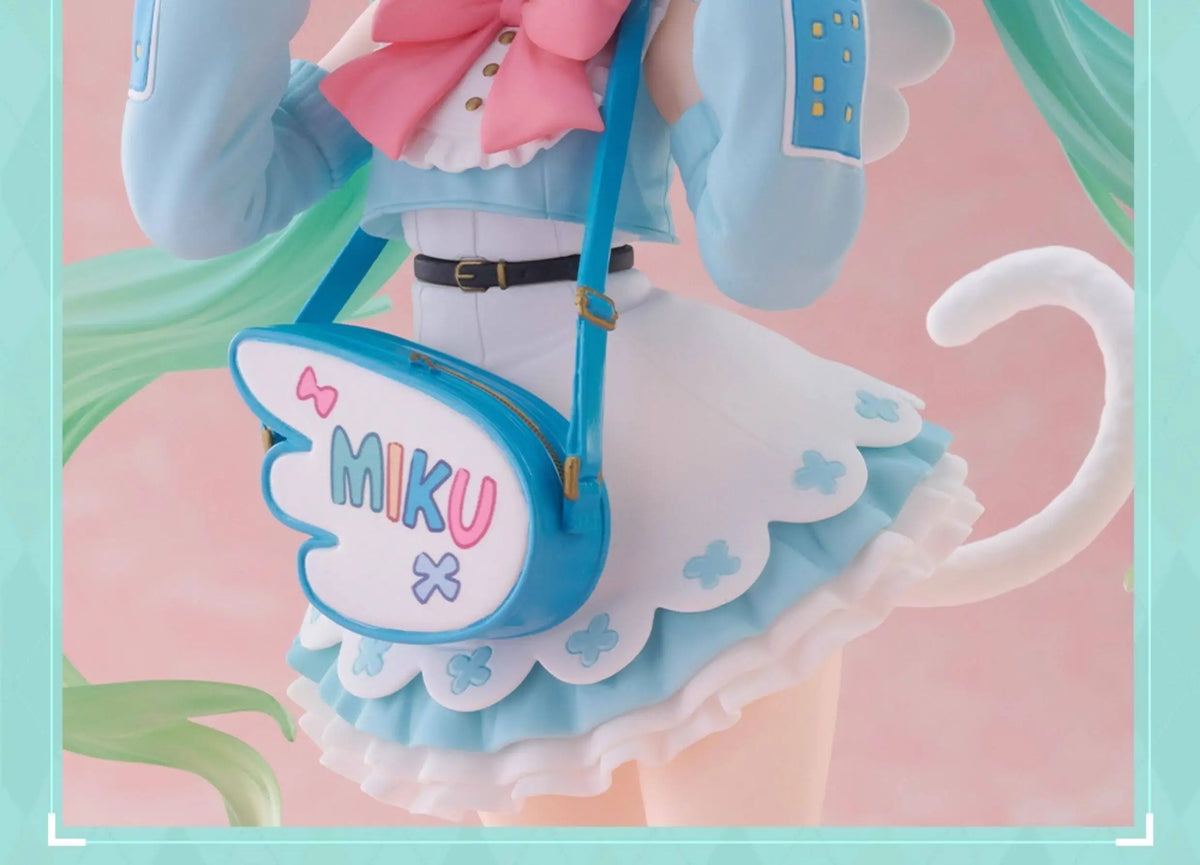 Original fashion Hatsune Miku Anime Figure Action Figurine Model Collector Toys Hatsune Miku BANPRESTO Collectible Gift
