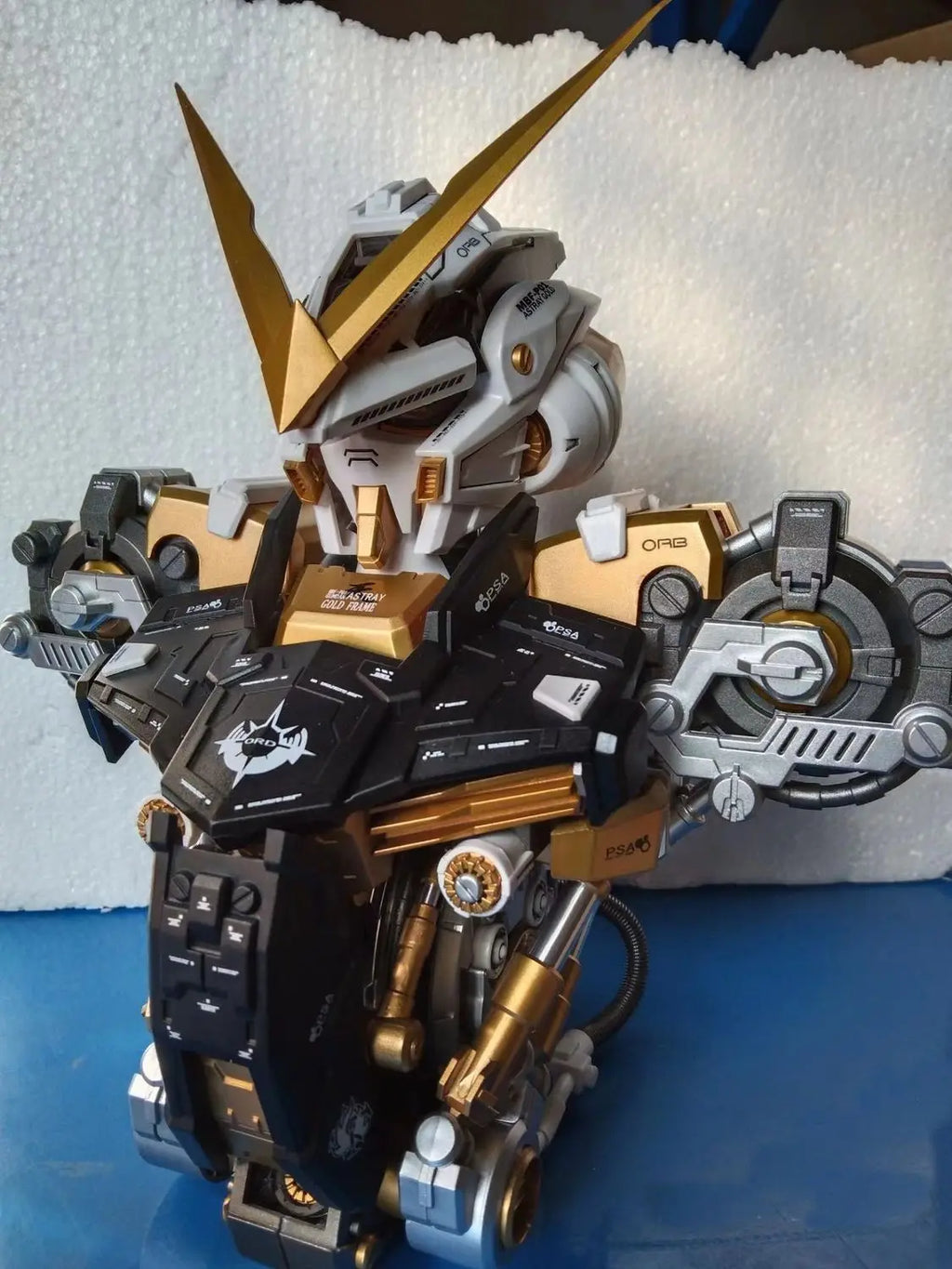 Bandai new 1/35 Gold Heretic Avatar Chest Gold Heretic Chest Metal Color Special Edition Gold Confusion Assembly Model