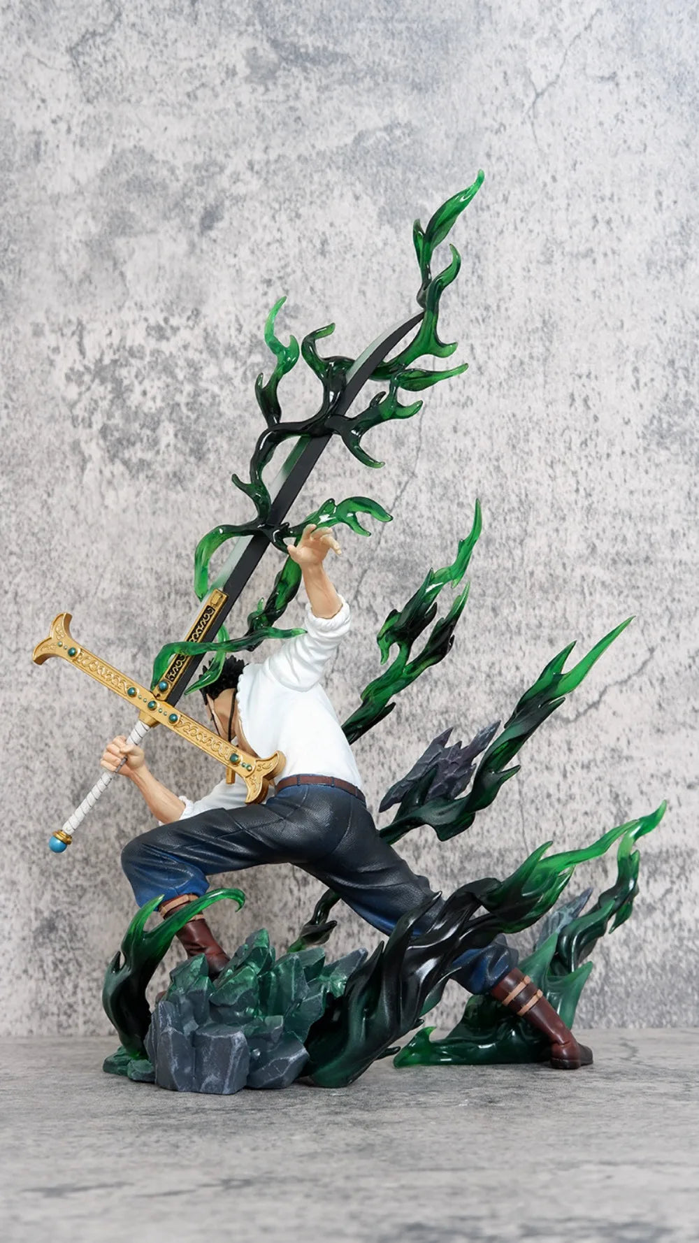 One Piece Dracule Mihawk Hawk Eye GK Action Figure 35cm PVC Static Display Anime Statue Collectible Model Home Decor Fan Gift
