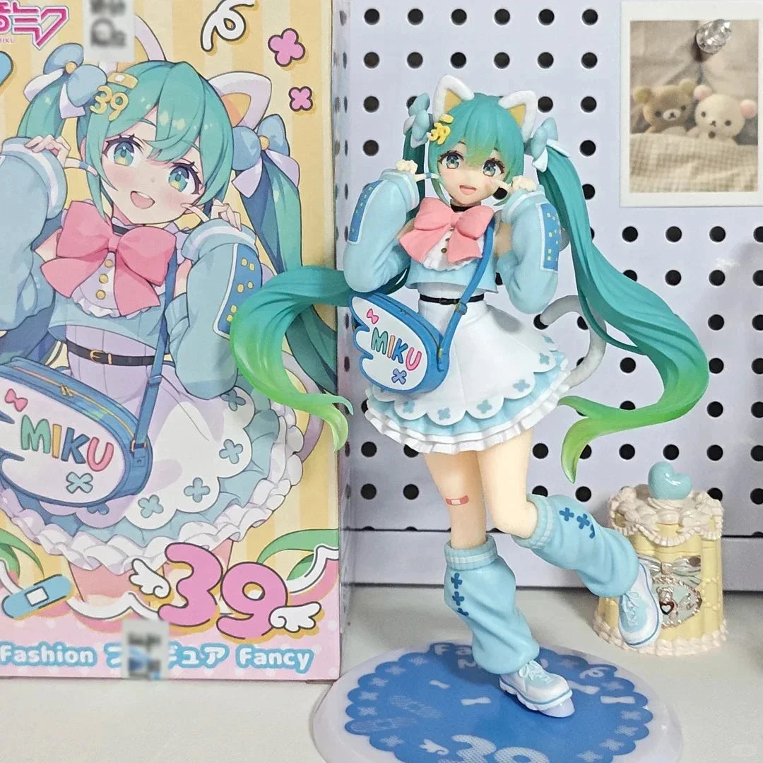 Original fashion Hatsune Miku Anime Figure Action Figurine Model Collector Toys Hatsune Miku BANPRESTO Collectible Gift