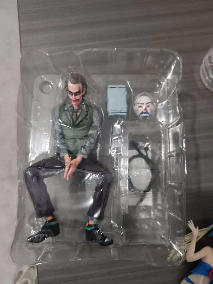 New 16cm Joker Heath Ledger Action Figure Sitting Green Suit Handheld Joker Mask Doll Desktop Decoration Model Toys Gifts