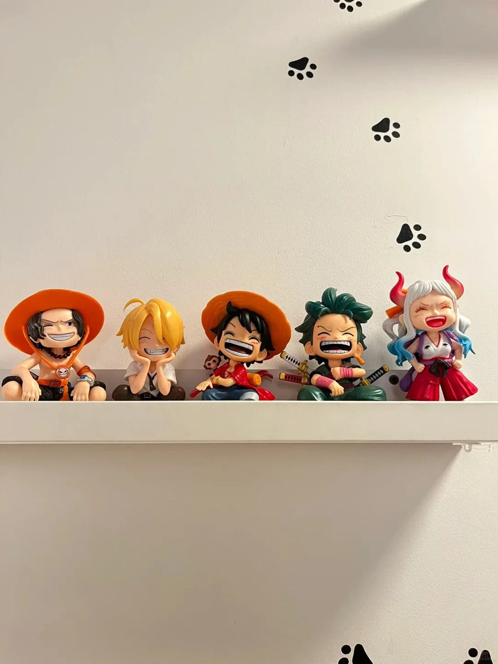 One Piece Anime Figure Sitting Laughing Luffy Action Figure Kawaii Sanji Zoro Ace Yamato Figurine Collection Toy Doll Gift Model