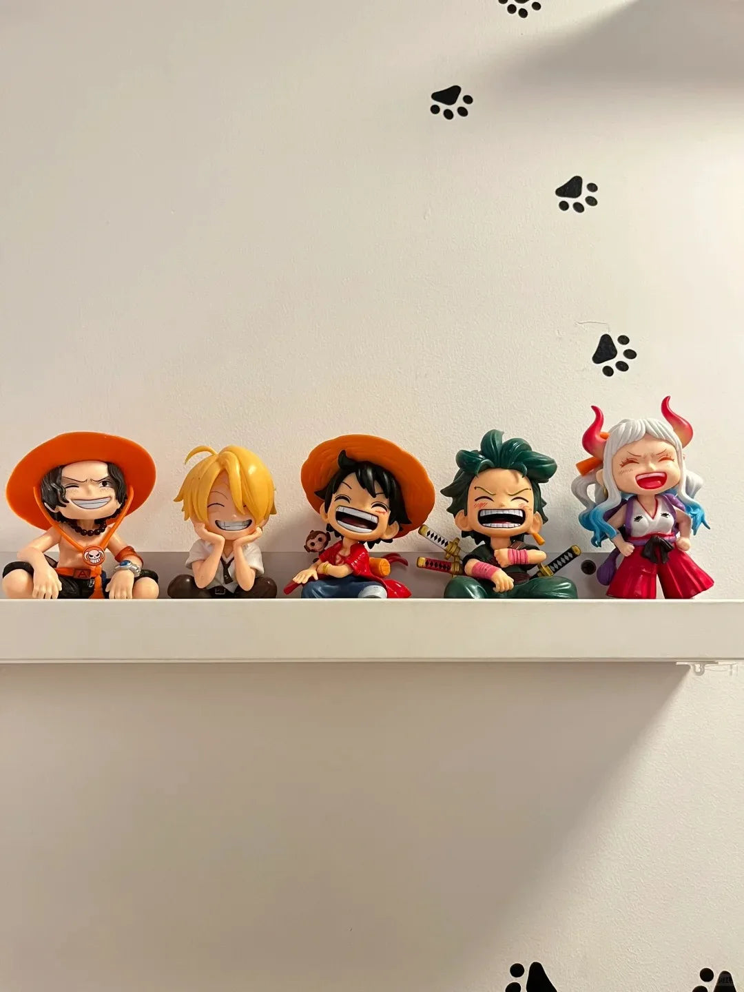 One Piece Anime Figure Sitting Laughing Luffy Action Figure Kawaii Sanji Zoro Ace Yamato Figurine Collection Toy Doll Gift Model