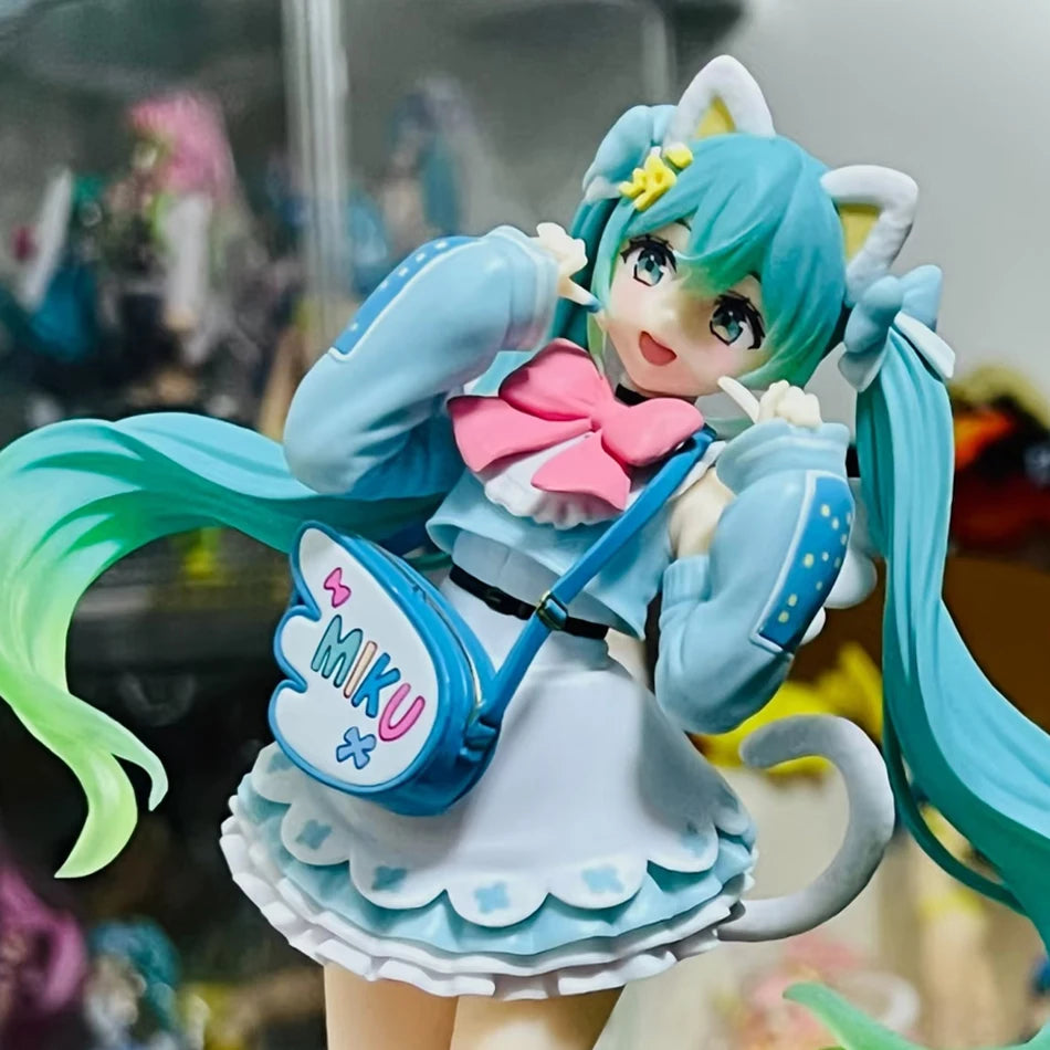Original fashion Hatsune Miku Anime Figure Action Figurine Model Collector Toys Hatsune Miku BANPRESTO Collectible Gift