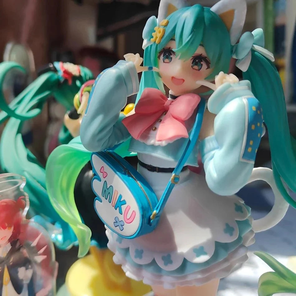 Original fashion Hatsune Miku Anime Figure Action Figurine Model Collector Toys Hatsune Miku BANPRESTO Collectible Gift
