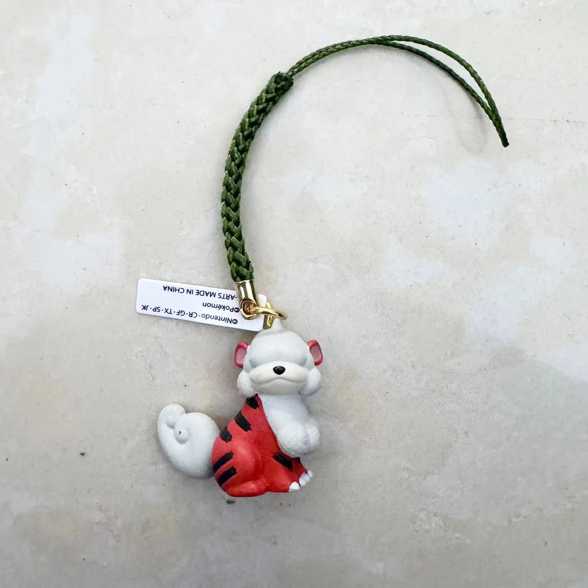 Japanese Genuine Gacha Scale Model  Rowlet Growlithe Garchomp Gardevoir Keychain Pendant Model Action Figure Toys