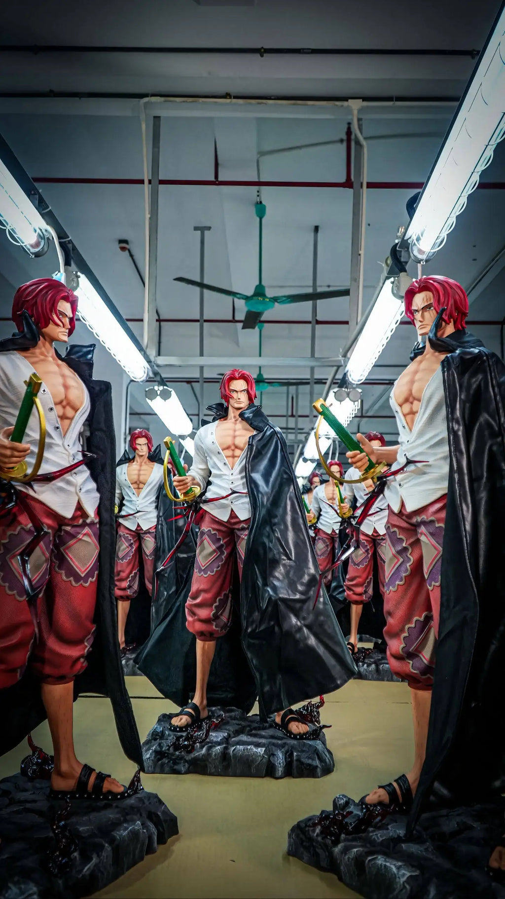 JT Studio One Piece Extra Large Red Haired Shanks Anime Figure Statue 70CM Big Cloak Handmade Ornament Collection Model Gift Toy