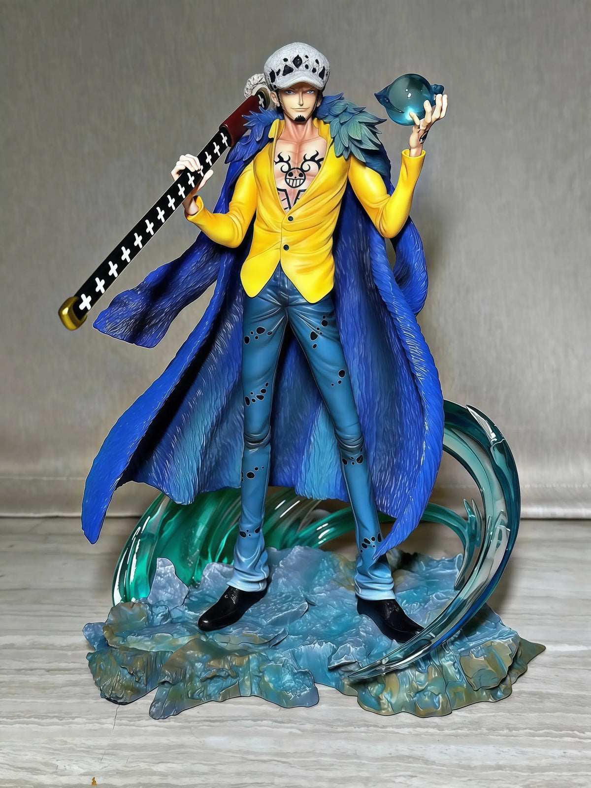 Hot Anime One Piece Law Figures Trafalgar D Water Law Figure Figurine Collection Statue Desk Decoration Boy Toys Christmas Gifts