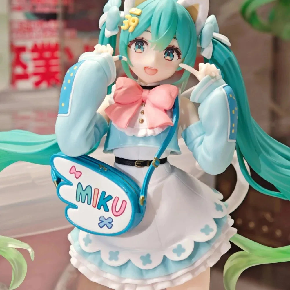 Original fashion Hatsune Miku Anime Figure Action Figurine Model Collector Toys Hatsune Miku BANPRESTO Collectible Gift