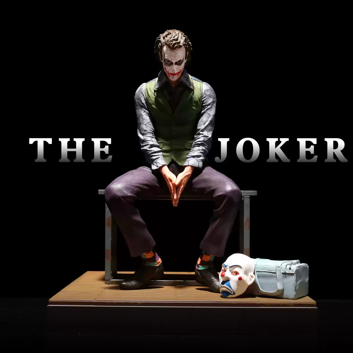 New Roof Decoration Joker Heath Ledger Sitting Posture Figures Car Doll Tail Roof Pendant Model Statue Collectable Toys Gifts