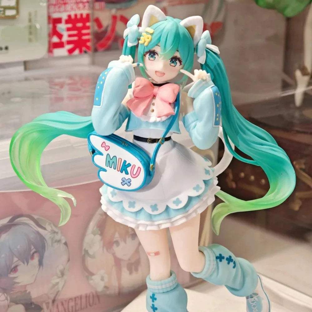 Original fashion Hatsune Miku Anime Figure Action Figurine Model Collector Toys Hatsune Miku BANPRESTO Collectible Gift