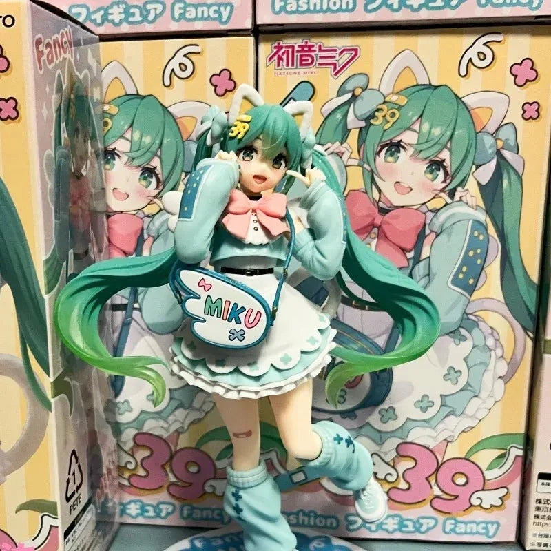 Original fashion Hatsune Miku Anime Figure Action Figurine Model Collector Toys Hatsune Miku BANPRESTO Collectible Gift