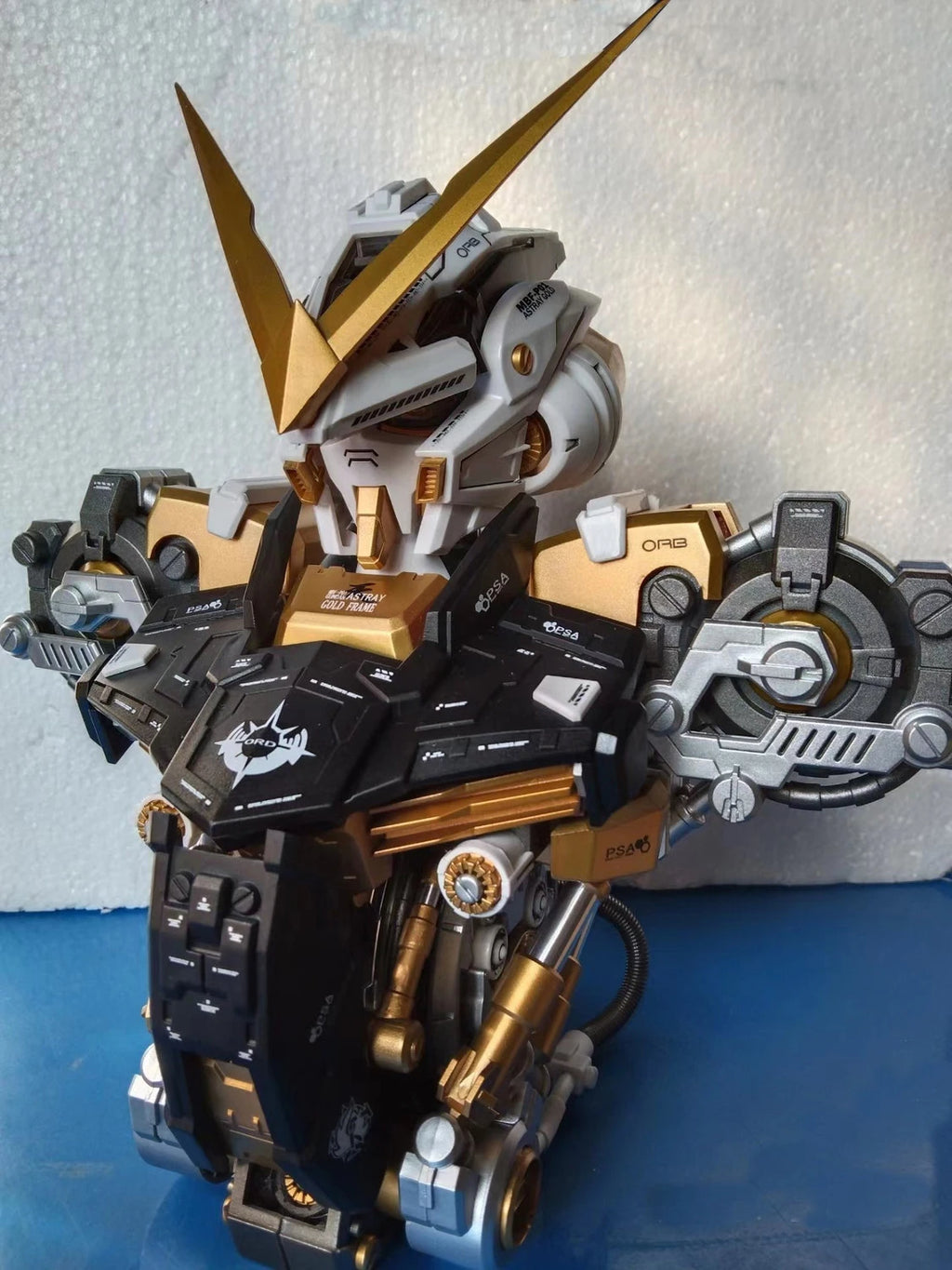 Bandai new 1/35 Gold Heretic Avatar Chest Gold Heretic Chest Metal Color Special Edition Gold Confusion Assembly Model