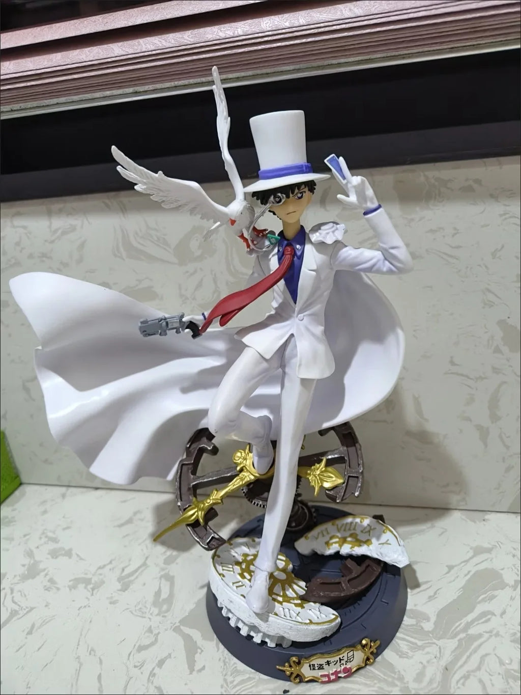 Hot Detective Conan Kaitou Kiddo GK Figure 31cm Anime Figures Action Figurine Statue Model Collection Decoration Toys Boys Gifts