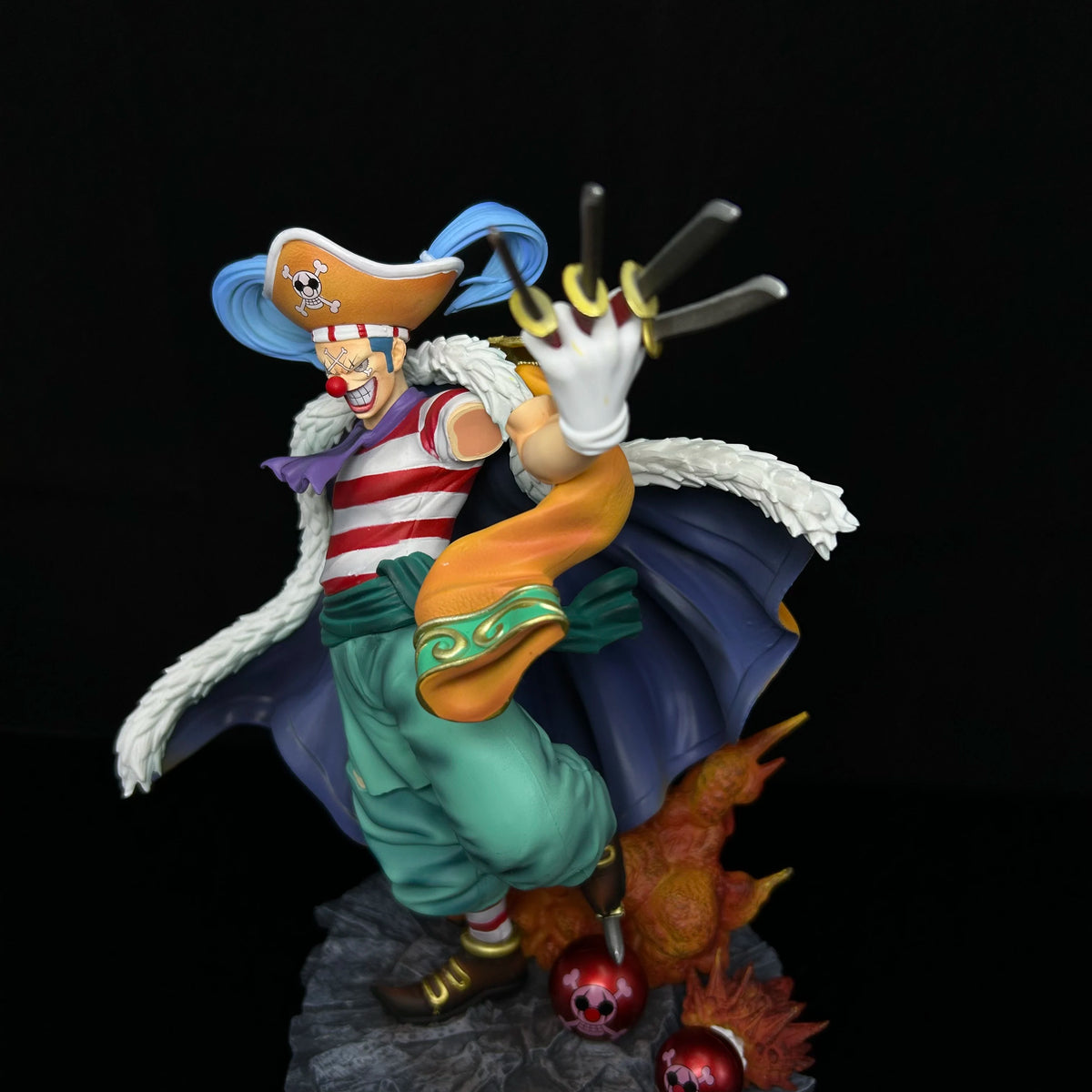 26cm/10.24in One Piece Buggy The Man of the Grand Line Four Emperor Model Statue Anime Figure