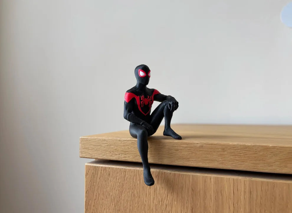 Spider Man Batman Sitting Posture Anime Figure Statue Statue Collection Model Toy Car Desktop Ornament Collect Toy Gift