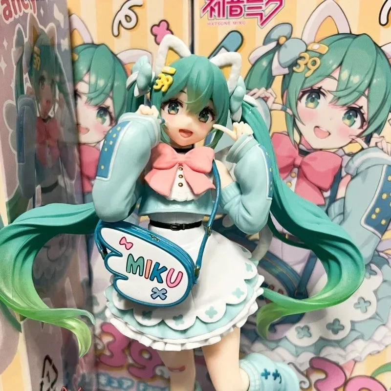 Original fashion Hatsune Miku Anime Figure Action Figurine Model Collector Toys Hatsune Miku BANPRESTO Collectible Gift