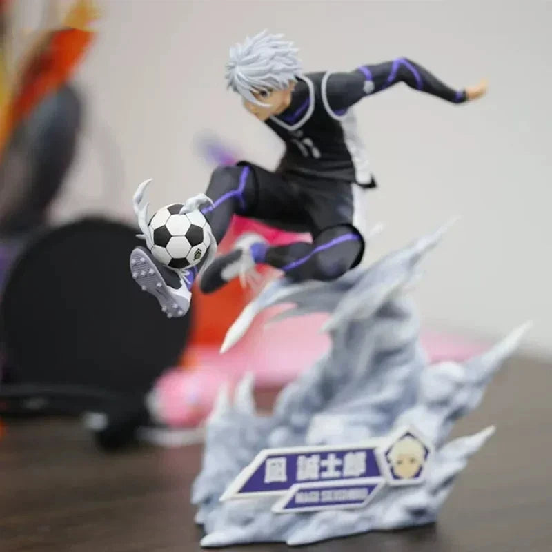 21cm Blue Lock Nagi Seishiro Action Figure Dynamic Shooting Pose Statue Anime Model Toy Desktop Ornament Gift For Soccer Fans