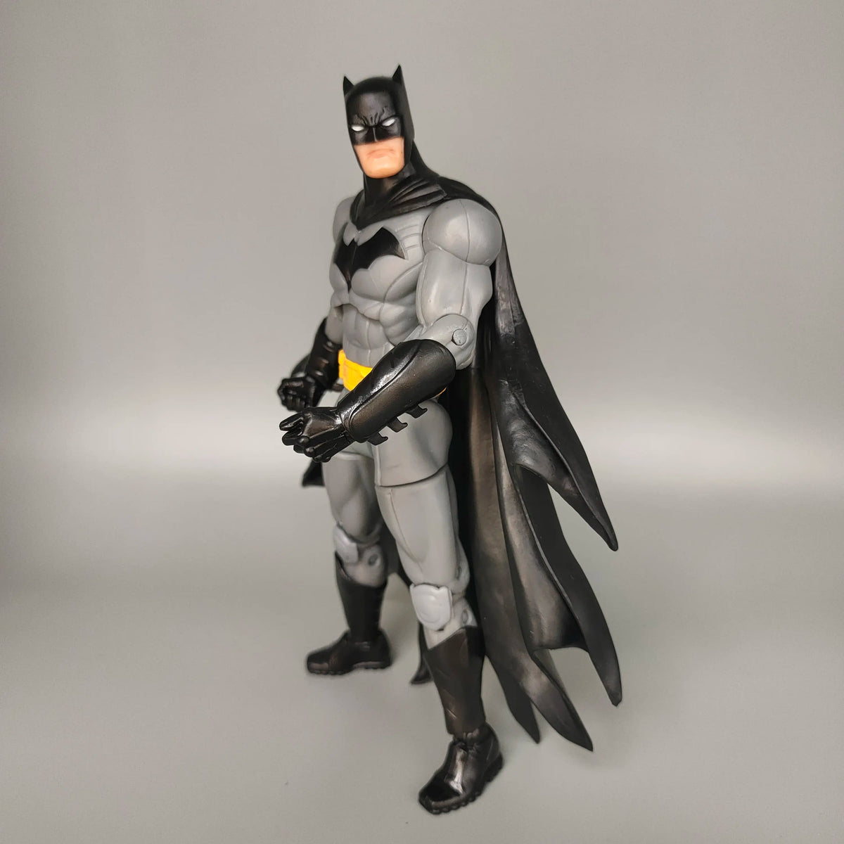 New In Stock 16cm Bat Action Figures Perfec Collectibles Desktop Ornaments Decorative Items Holiday Surprise Gifts For Boys