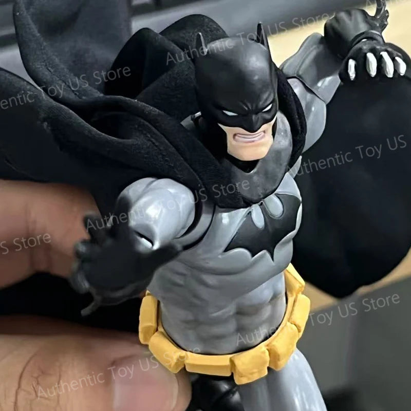 2025 NEW CT Toys Batman Figure Batman Mafex 126 Action Figure DC Justice League Hush Figurine The Dark Knight Collection Kid Toy