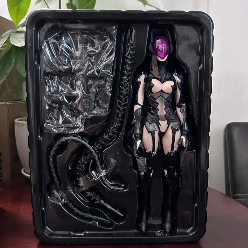 PLAY ARTS The Dark Knight Rises Catwomen Bane Bruce Wayne Joker Action Figure Selina Kyle Model Toys Collection Doll Desk Decor