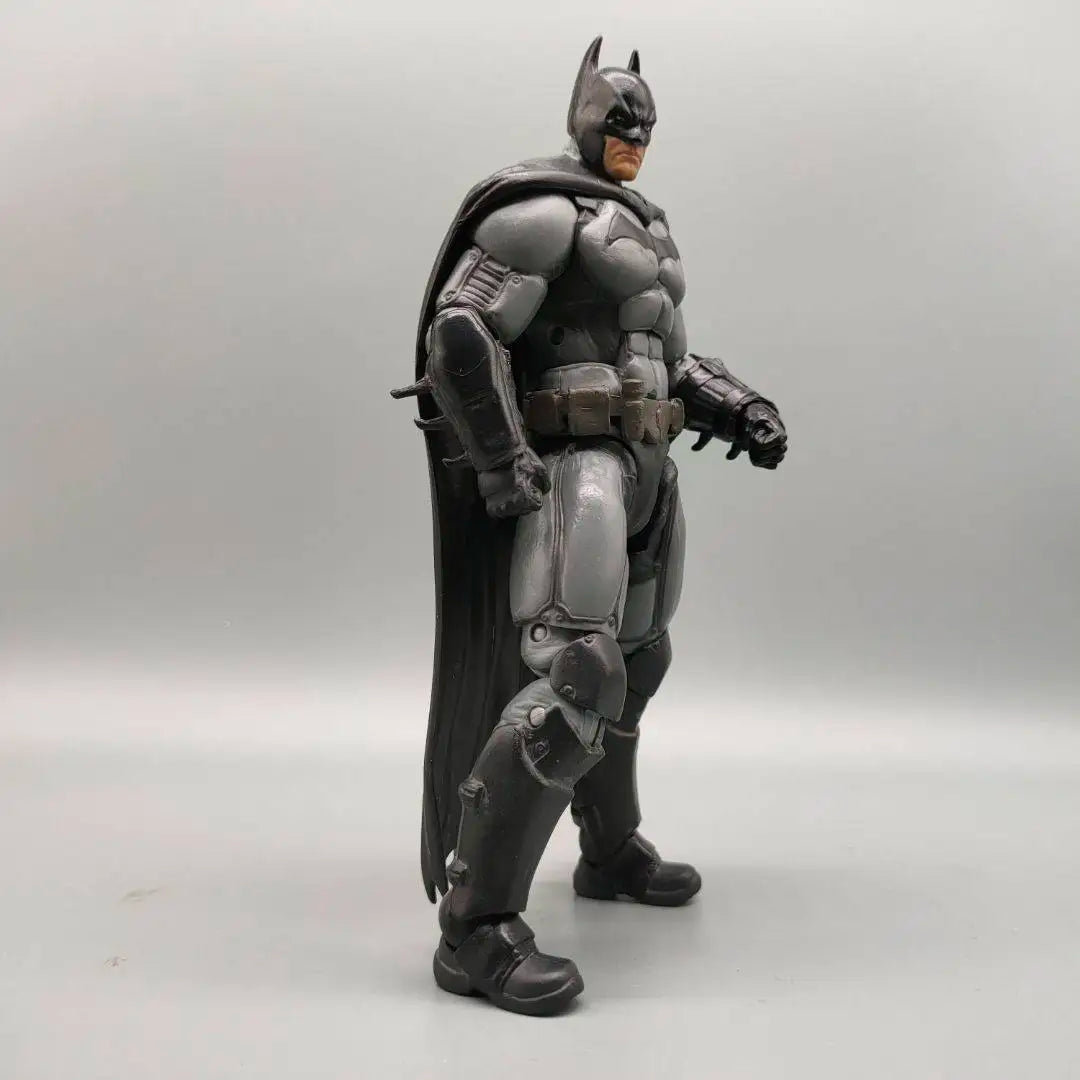 New In Stock 16cm Bat Action Figures Perfec Collectibles Desktop Ornaments Decorative Items Holiday Surprise Gifts For Boys
