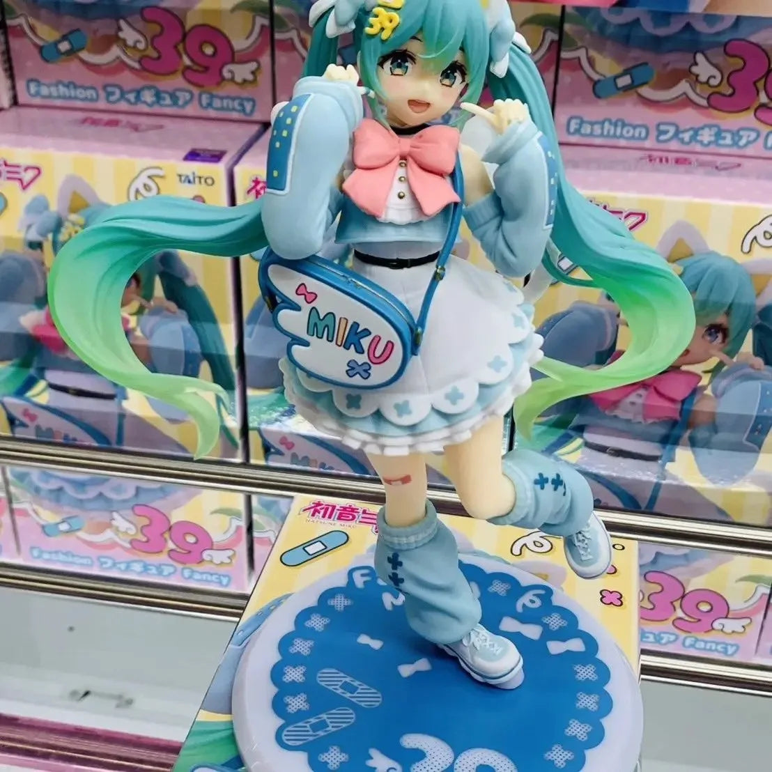 Original fashion Hatsune Miku Anime Figure Action Figurine Model Collector Toys Hatsune Miku BANPRESTO Collectible Gift