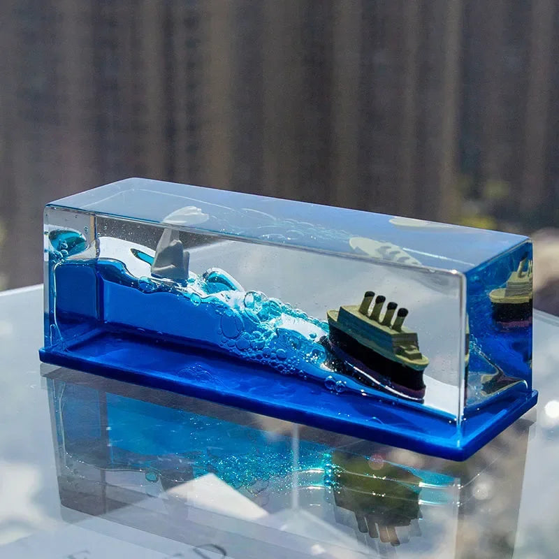 Thousand Sunny Floating Ship Fluid Liquid Drift Bottle Figure One Piece Barco Going Merry Ship Floating Boat Desk Decor Toy Gift