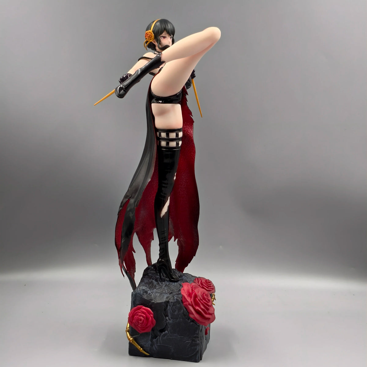 32cm 12.5 inch Anime Yor Forge Action Figures Pvc Statue Desktop Ornamen Collection Statue Model Decoration Room Desk Toys Gifts
